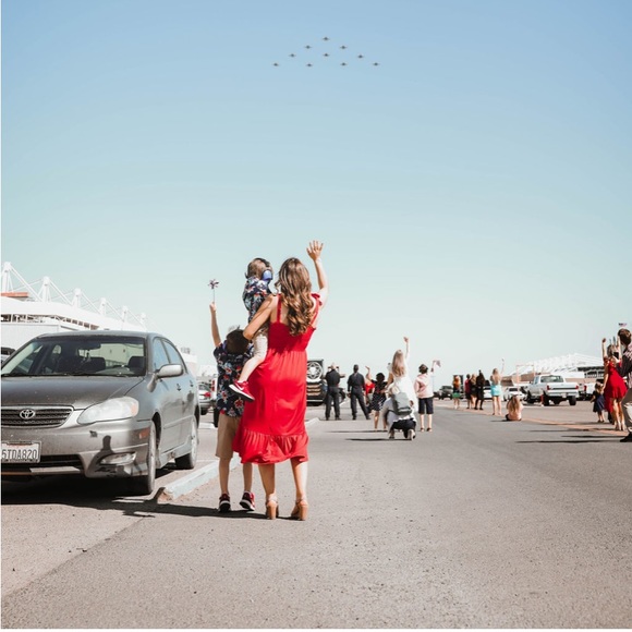 Meet your Posher, Jennifer - Picture 2 of 2